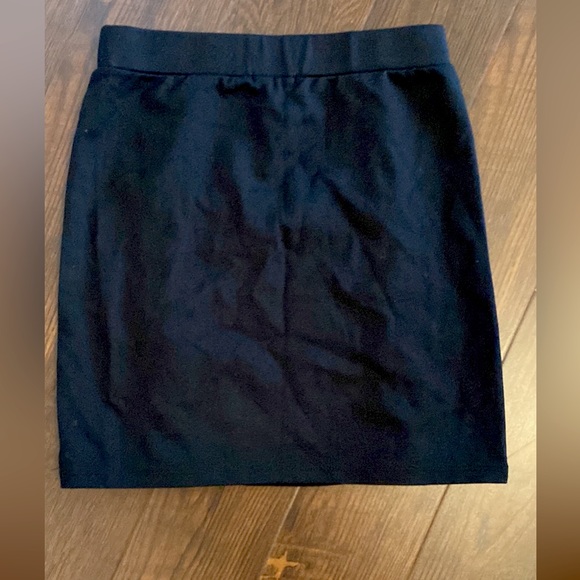 Black Mini Skirt - Picture 2 of 2